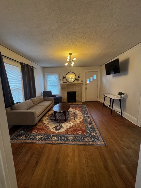 1008 Mable Ave - Photo 2 of 12