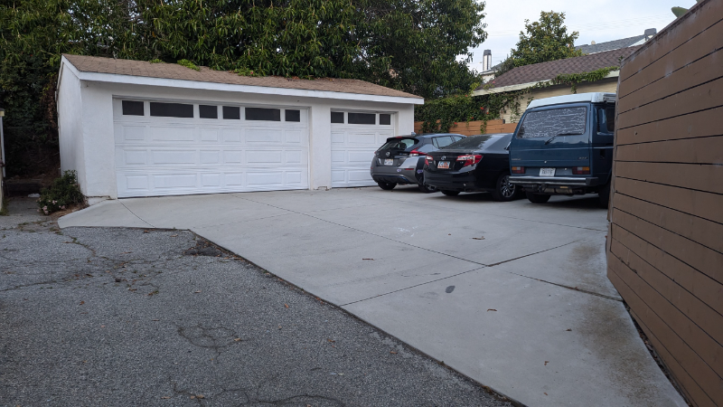 308 N Francisca Ave - Photo 3 of 13