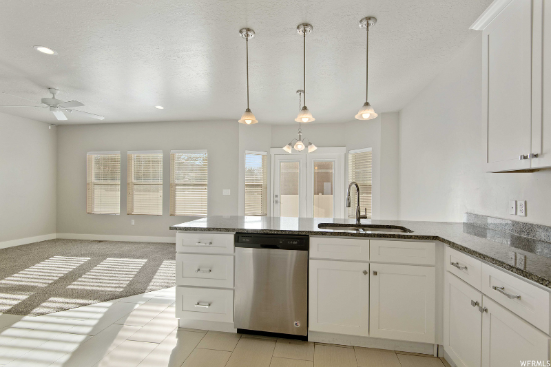 7869 S Siesta Dr - Photo 5 of 17