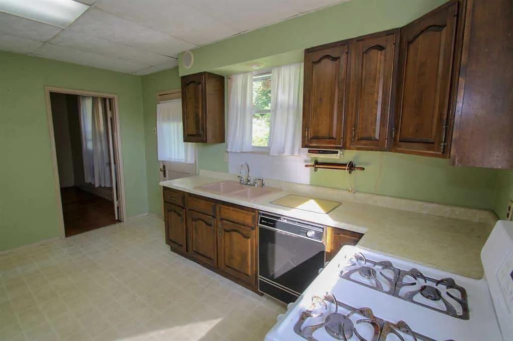 15 21st St - Photo 2 of 5