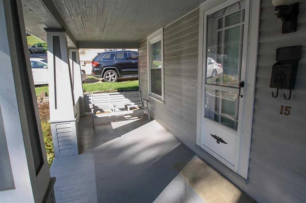 15 21st St - Photo 4 of 5