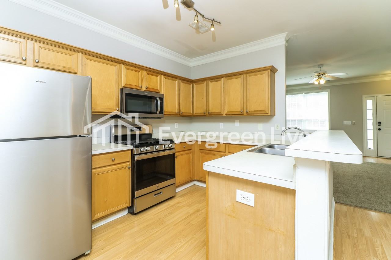 1972 Drennon Ave - Photo 5 of 13