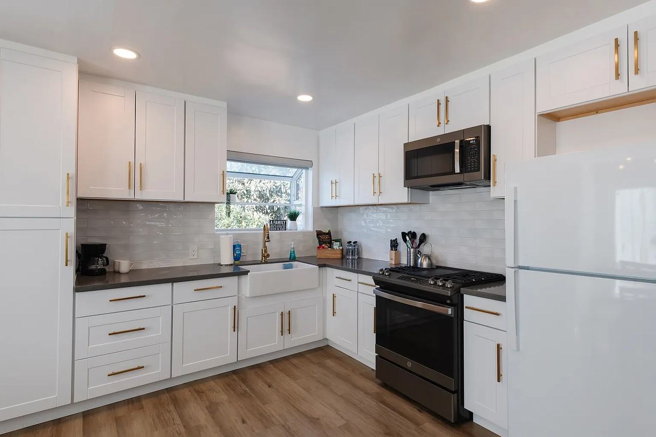 15313 Avis Avenue - Photo 2 of 18