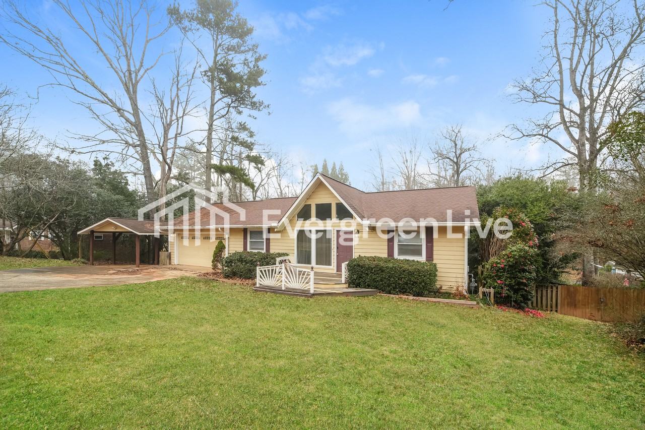 6253 S Skyline Dr - Photo 2 of 15