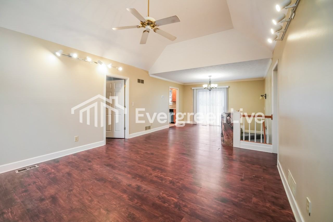 6253 S Skyline Dr - Photo 4 of 15