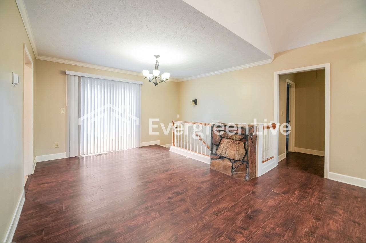 6253 S Skyline Dr - Photo 5 of 15