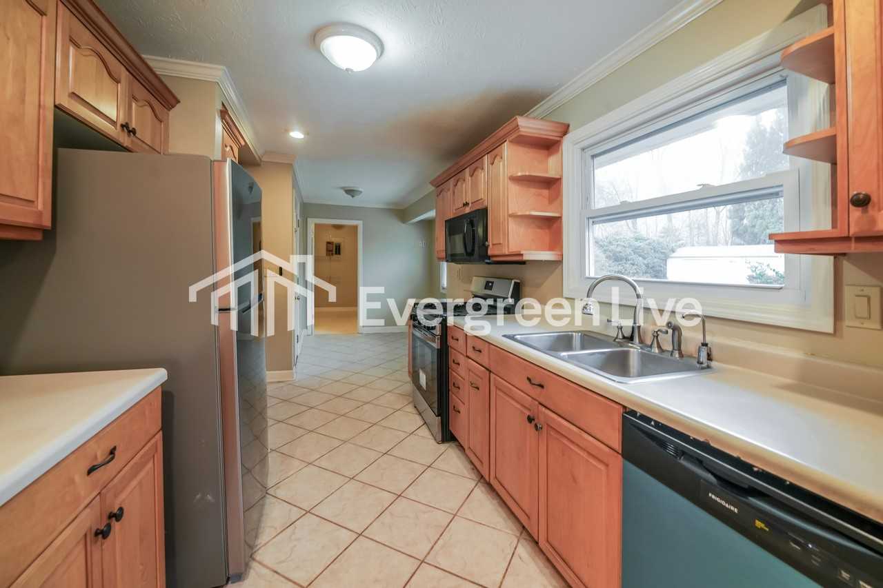 6253 S Skyline Dr - Photo 6 of 15