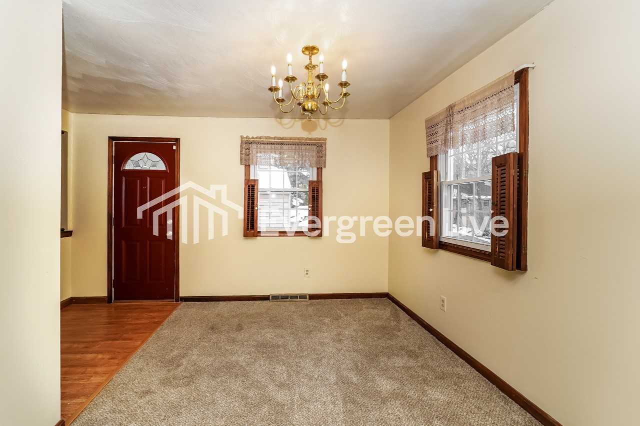 220 Glendale Ave - Photo 3 of 15