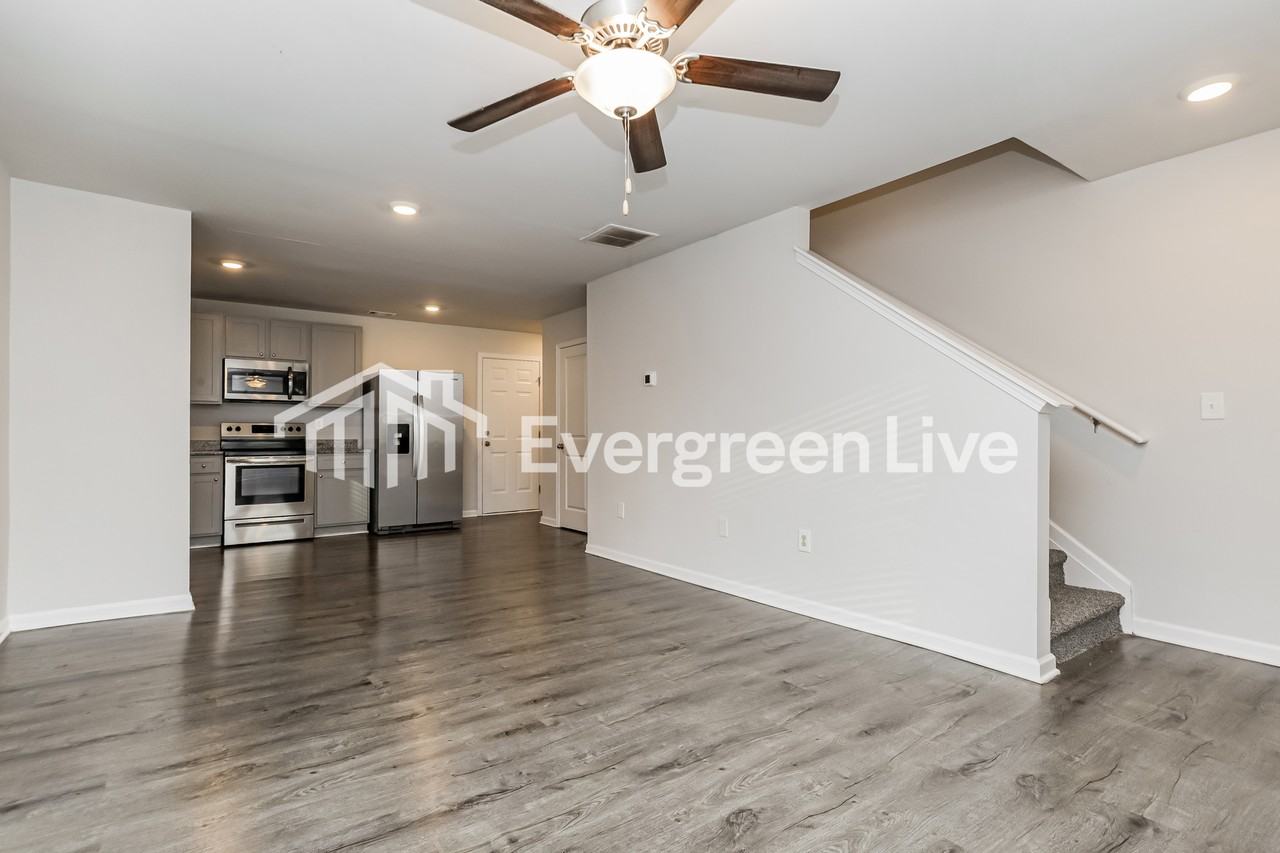 119 Kingston Ct - Photo 3 of 15