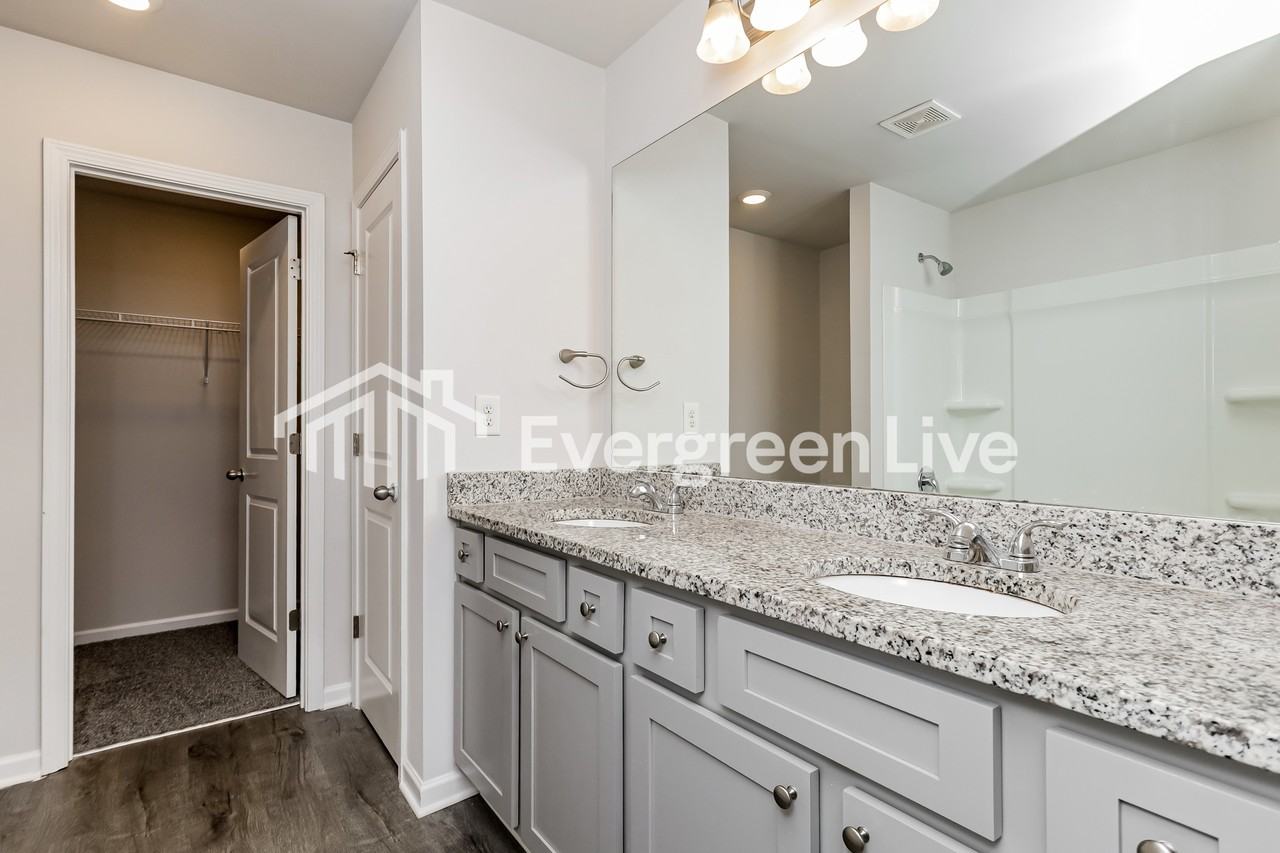 119 Kingston Ct - Photo 7 of 15