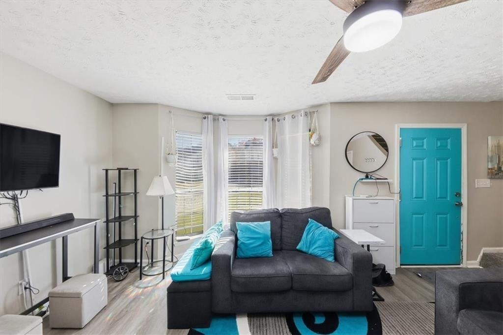 3682 Stephanie Ct - Photo 4 of 15