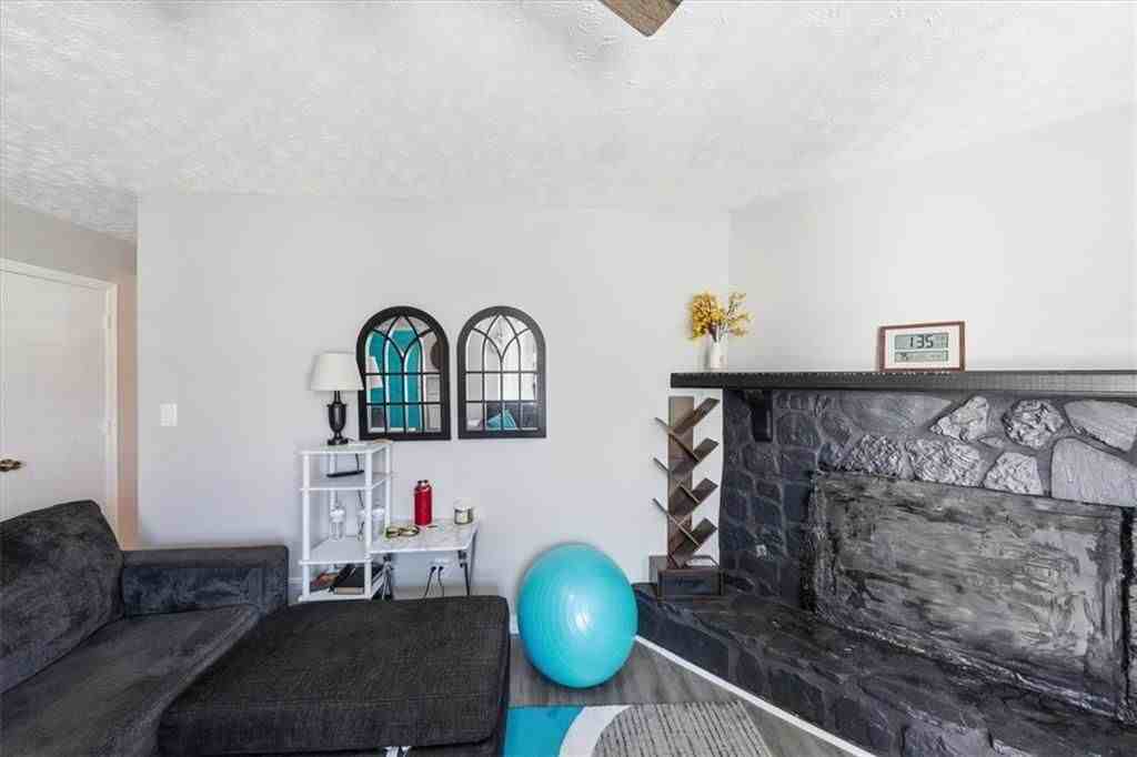 3682 Stephanie Ct - Photo 6 of 15