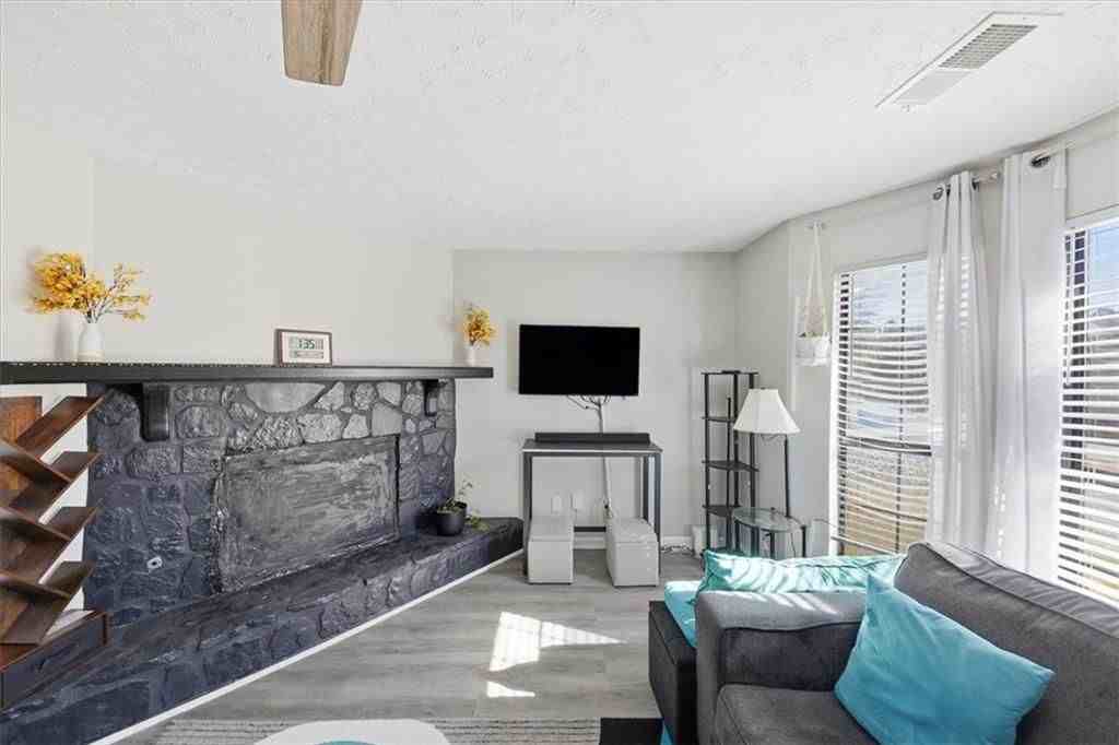 3682 Stephanie Ct - Photo 7 of 15