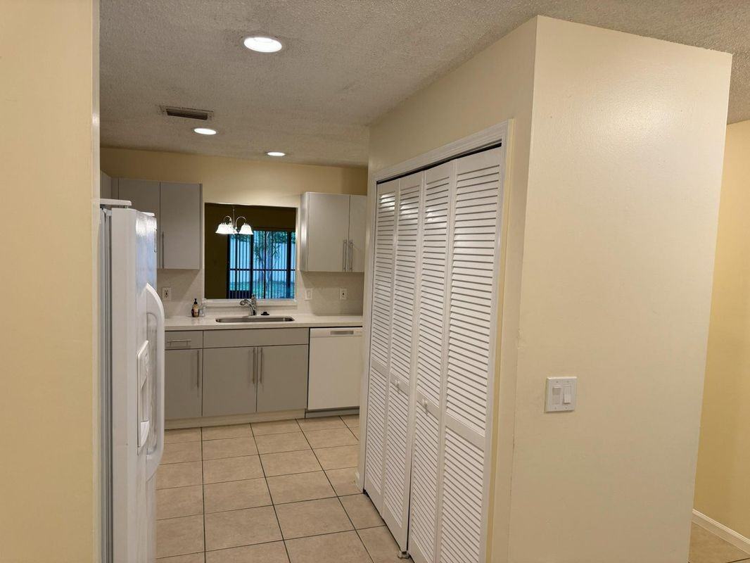 1218 White Pine Dr - Photo 3 of 13