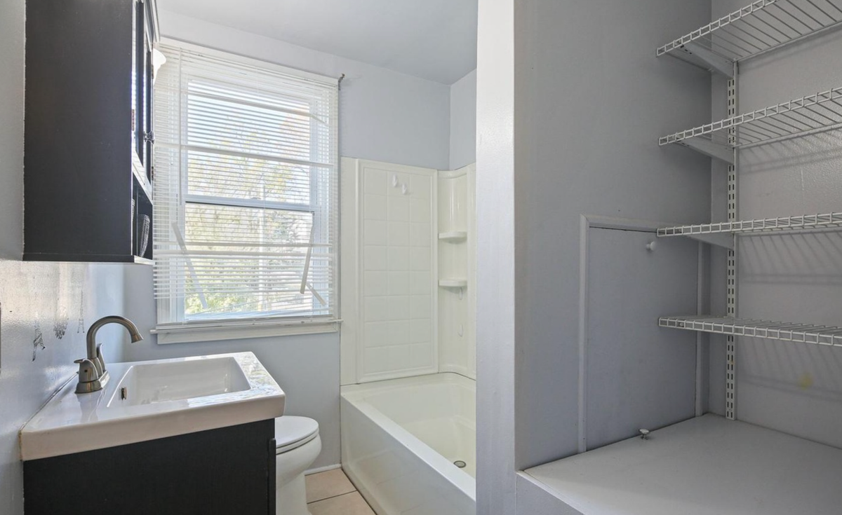 49 Briarwood Rd - Photo 3 of 3