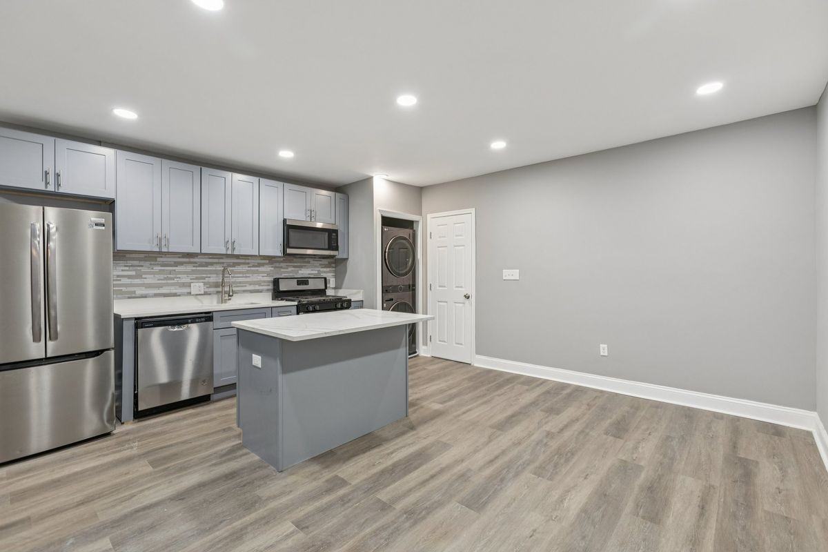 405 34th St Se - Photo 4 of 11