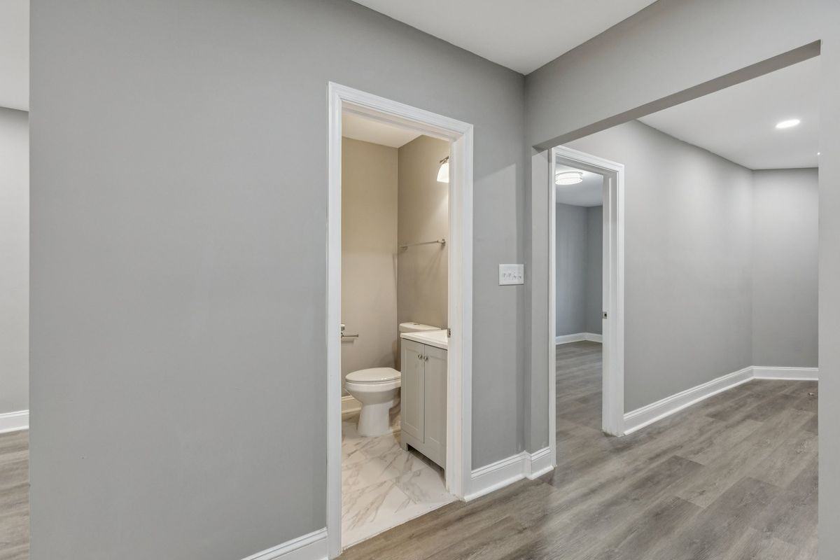 405 34th St Se - Photo 5 of 11