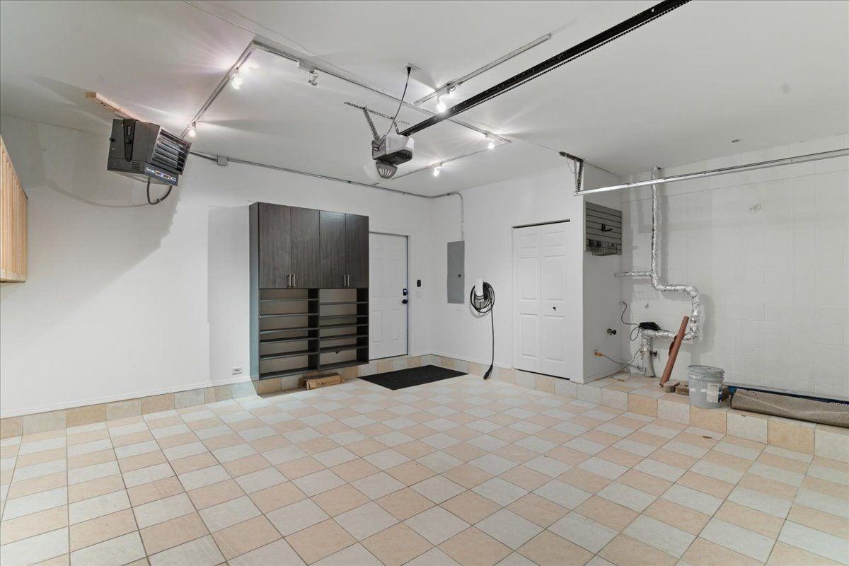 839 W 14th Pl - Photo 7 of 16