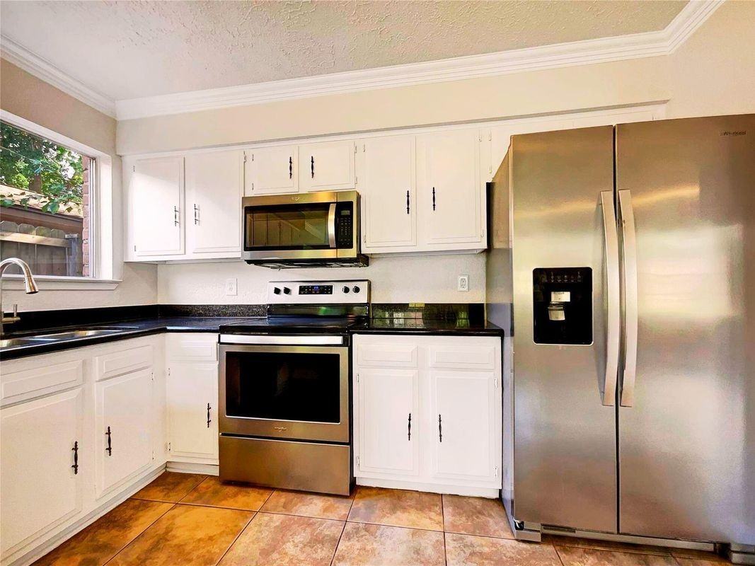 7422 Breccia Dr - Photo 4 of 13