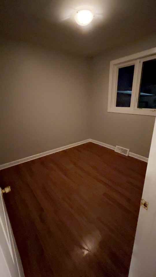 478 Harbison Ave W - Photo 2 of 9