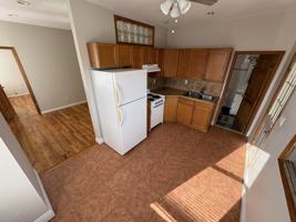 featured image of 70 Carleton Avenue #3