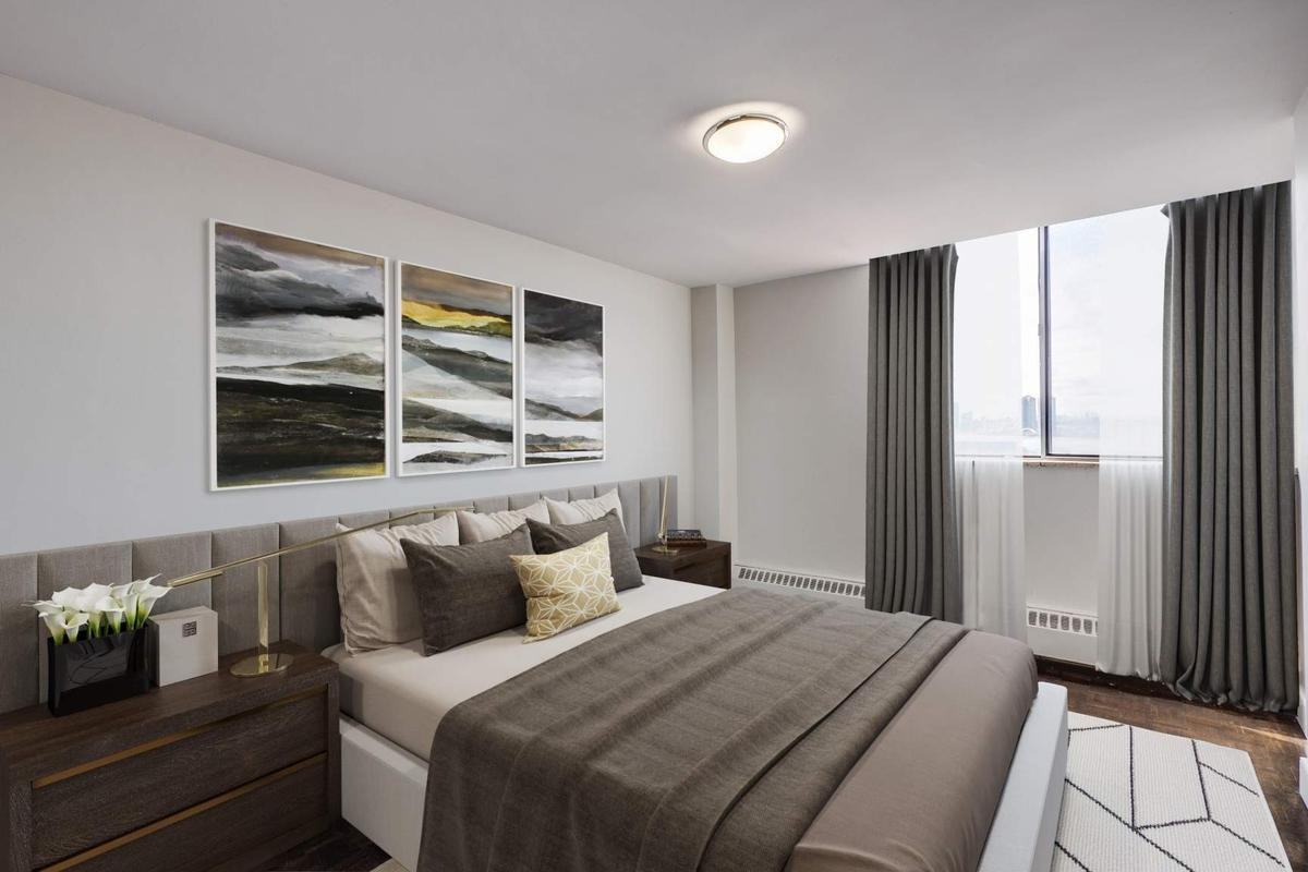 2892 St. Clair Ave. E - Photo 4 of 5