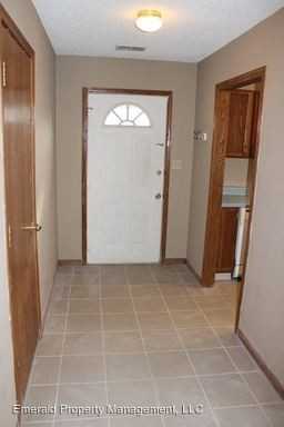 321 Palomino Ln - Photo 3 of 32