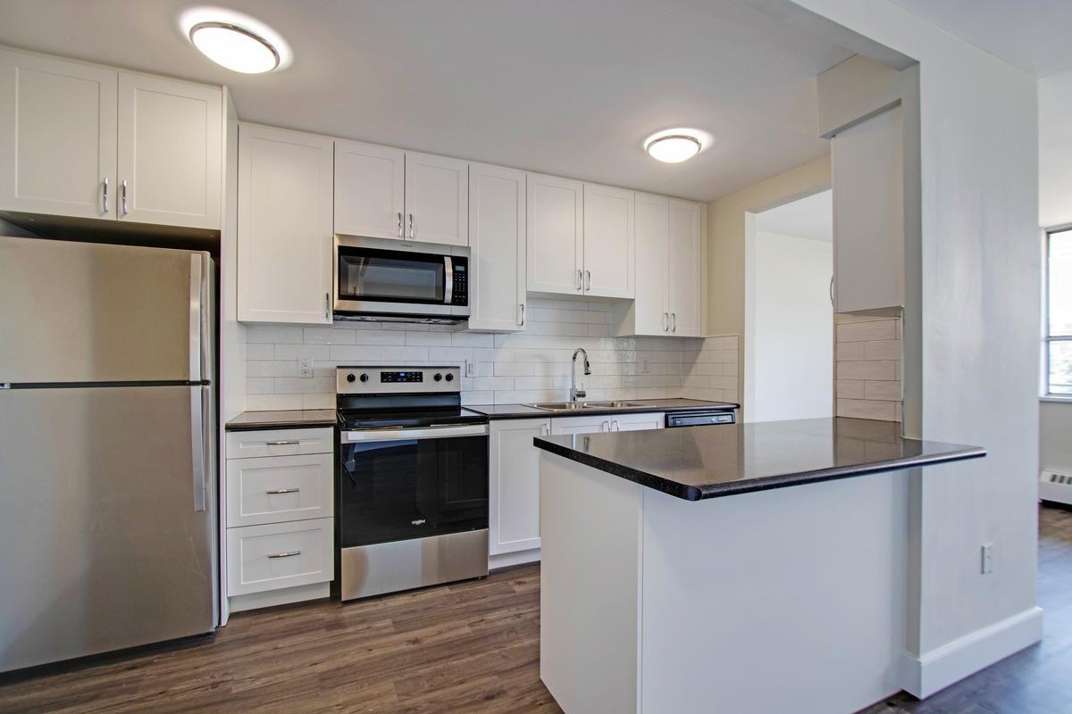 2801 Jane St. - Photo 2 of 15