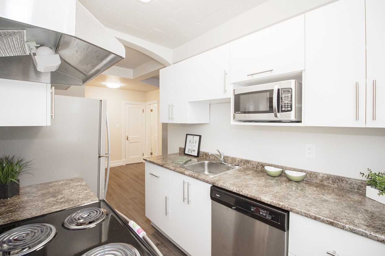 129 Lenore Street - Photo 6 of 17