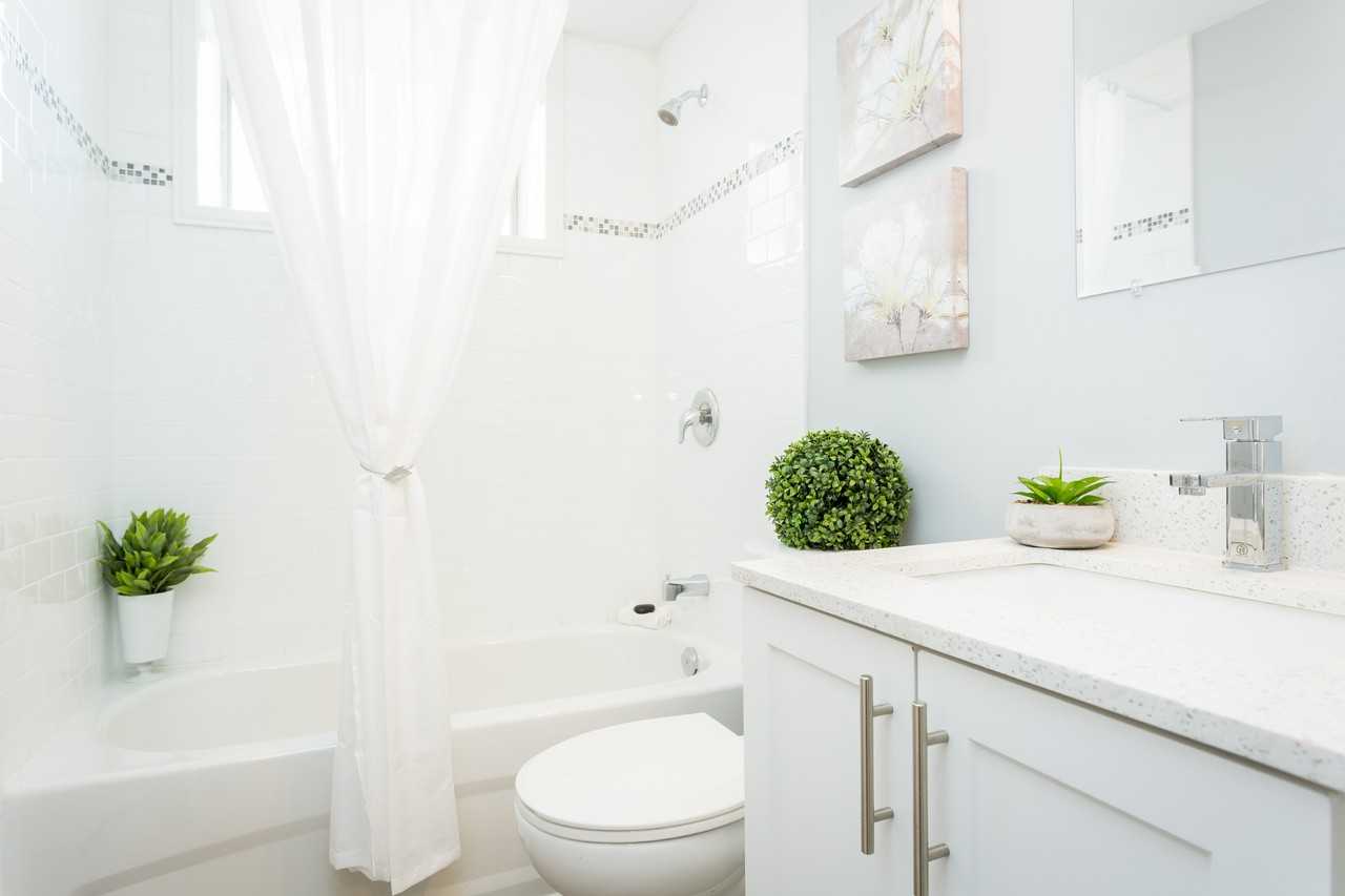 233 Mohawk Road East - Photo 7 of 8