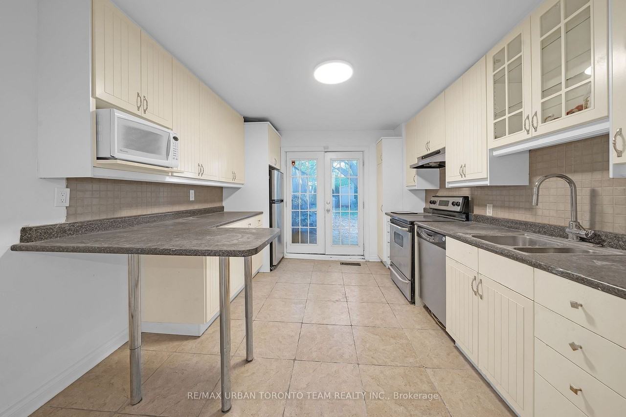 880 Dundas Street East - Photo 4 of 18