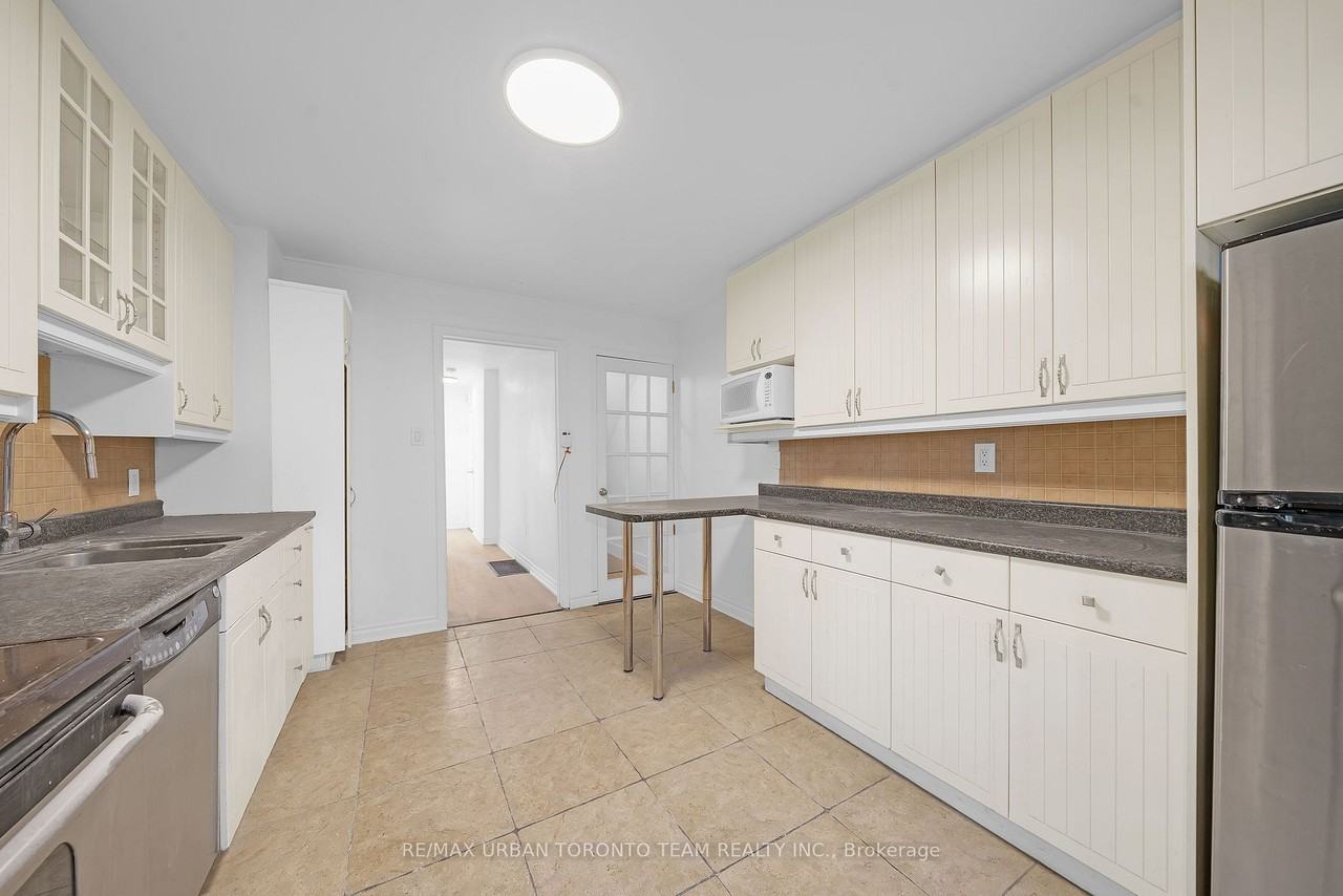 880 Dundas Street East - Photo 3 of 18