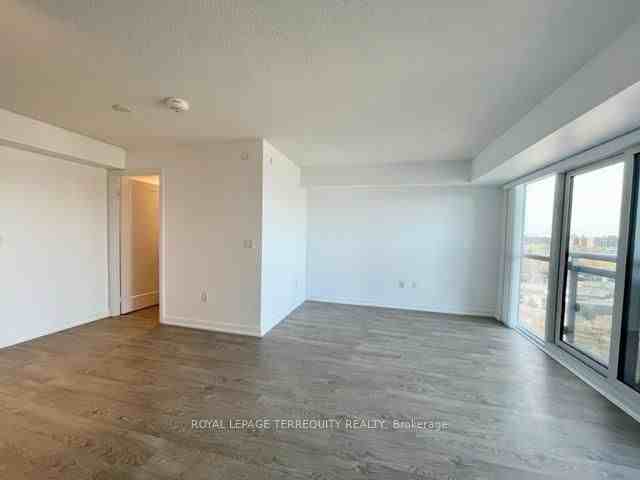 275 Village Green Square - Photo 5 of 11