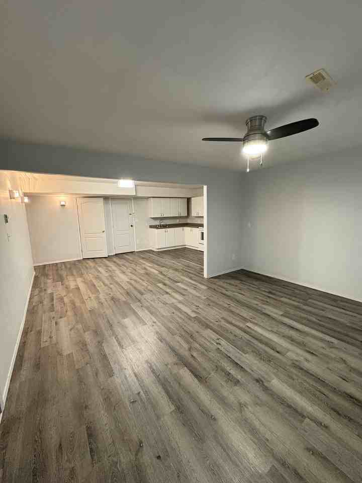 9687 Windsor Street - Photo 5 of 17