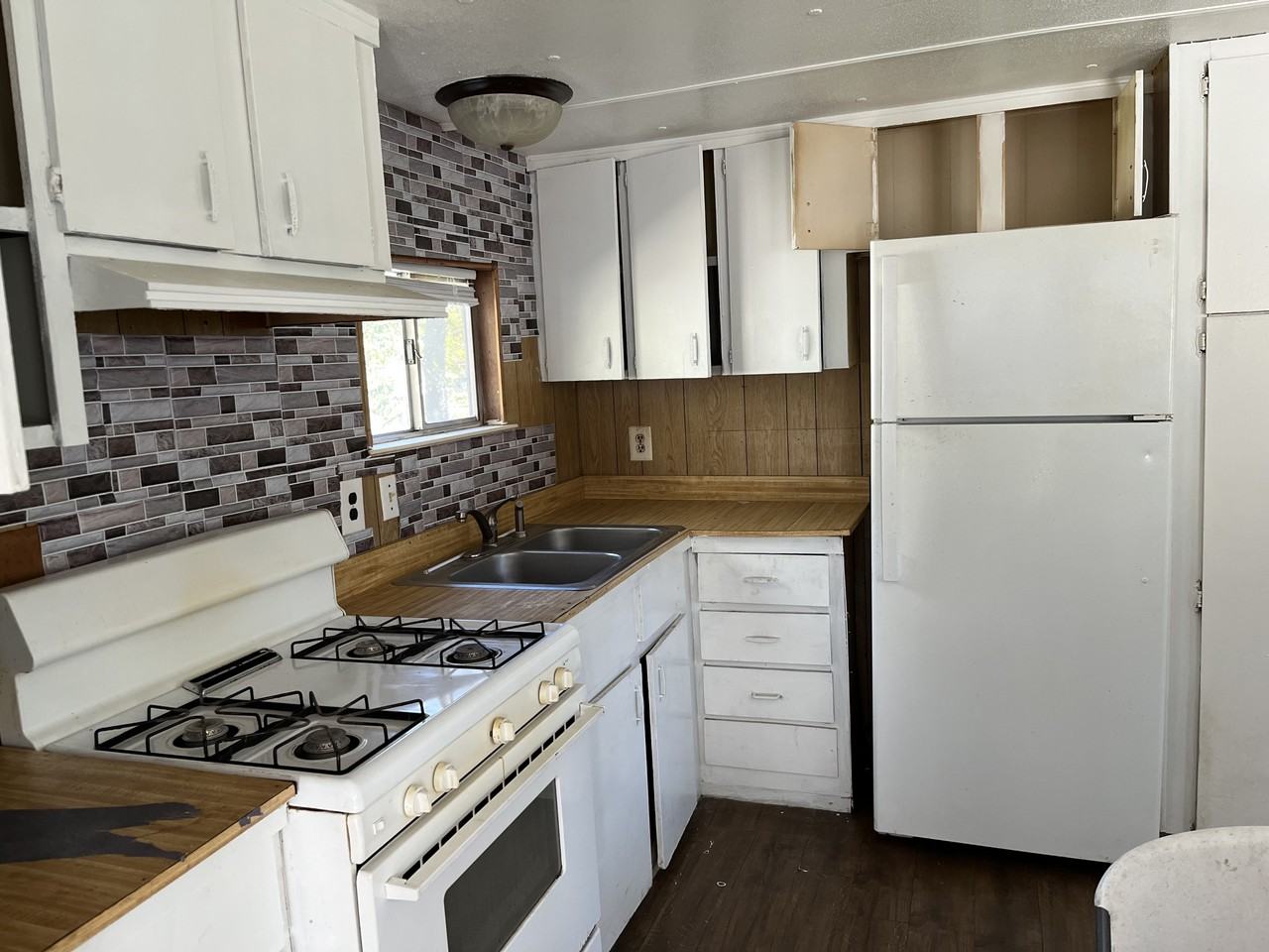 702 Jernigan St #1 - Photo 2 of 2