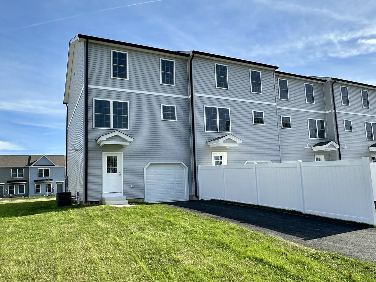 226 Rojan Rd #1 - Photo 3 of 10