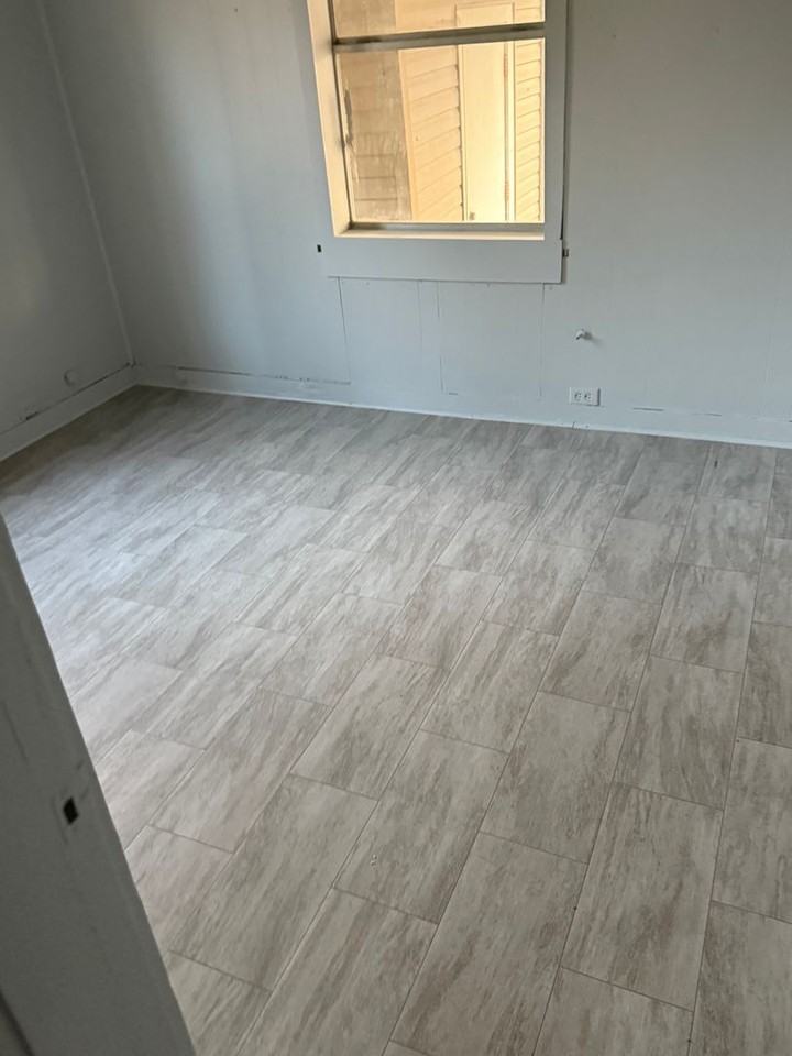 328 N Seventh - Photo 6 of 10