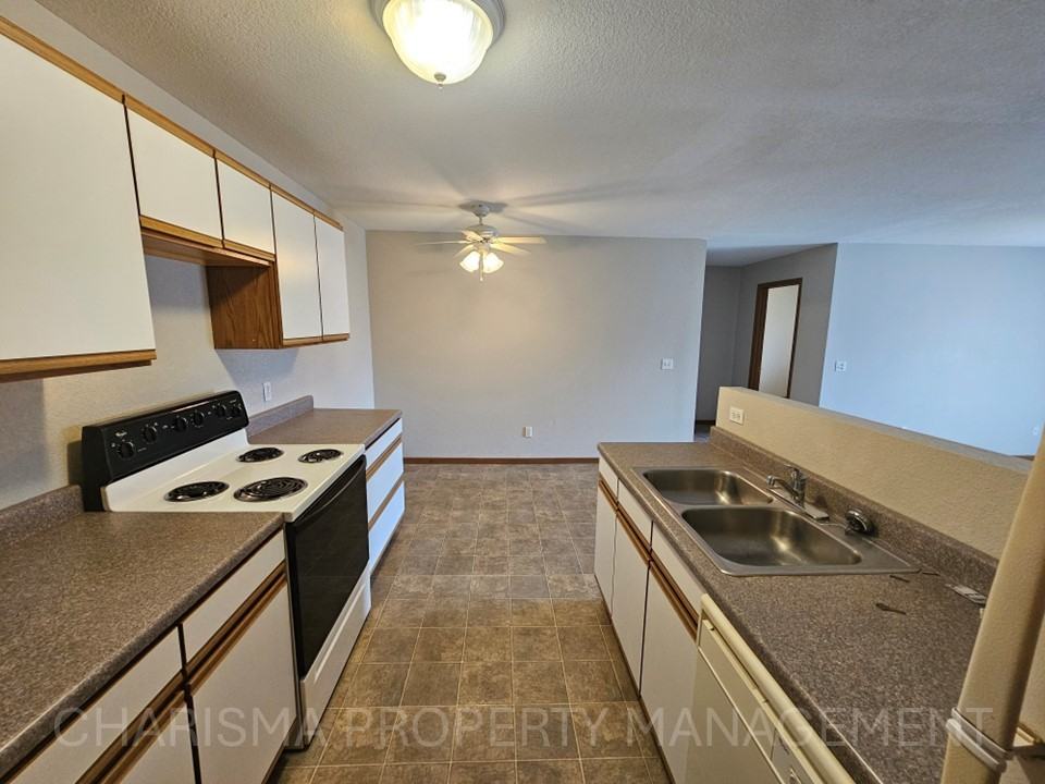 340 N Main Ave #07 - Photo 2 of 20