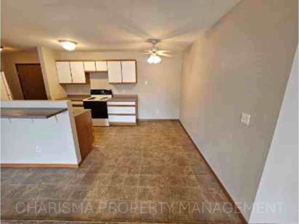 340 N Main Ave #07 - Photo 4 of 20