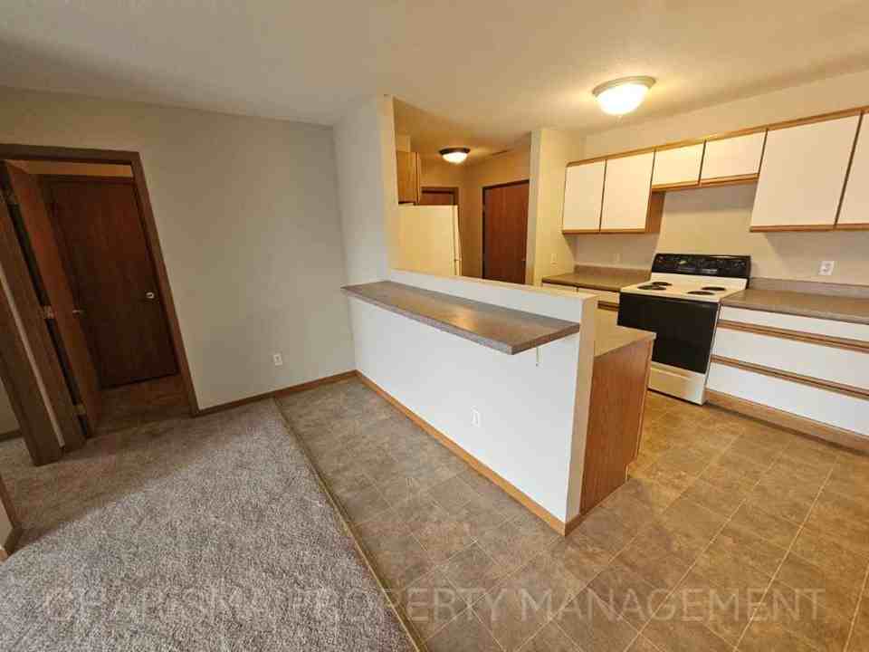 340 N Main Ave #07 - Photo 6 of 20