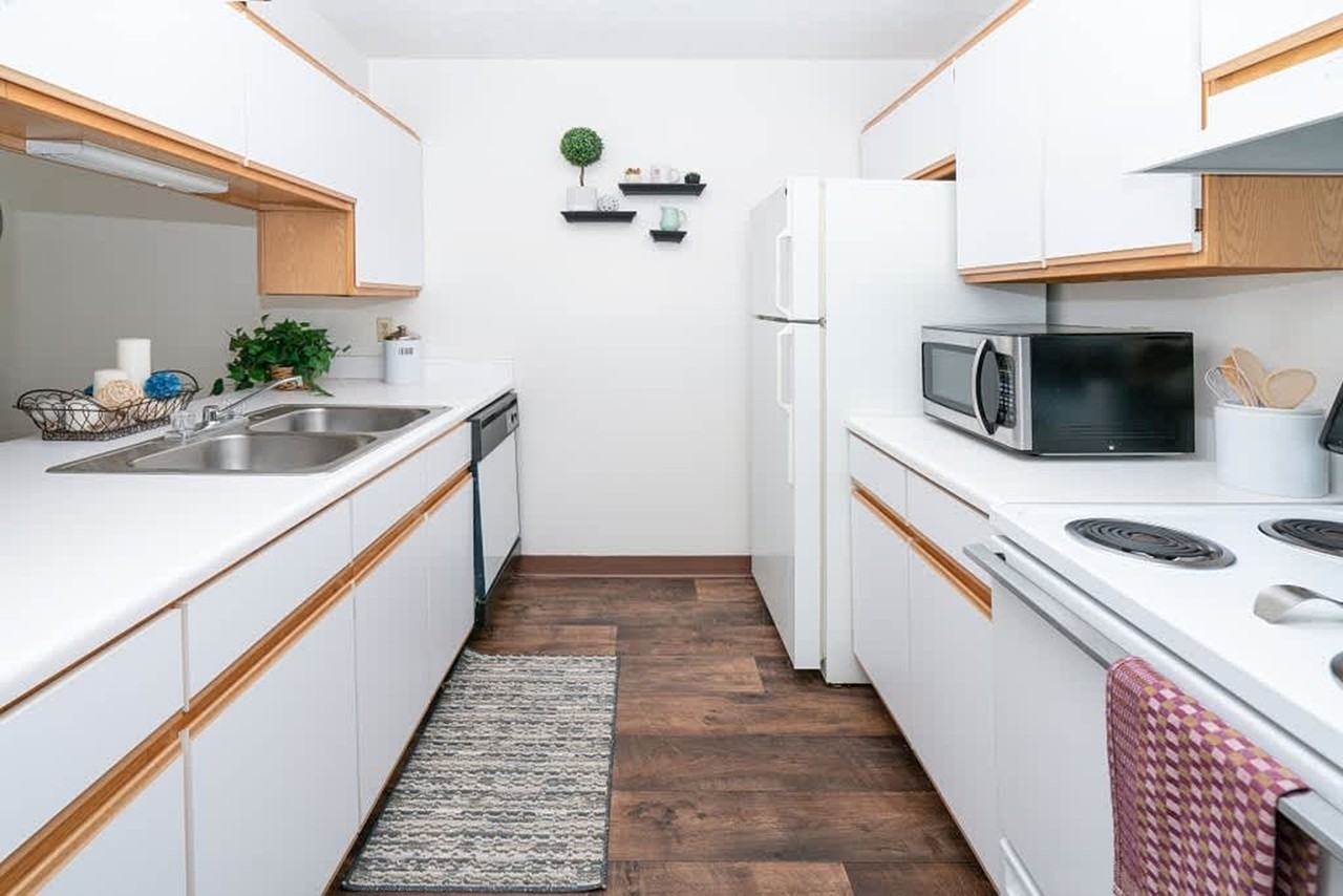 1072 E Chicago Blvd #17 - Photo 4 of 9