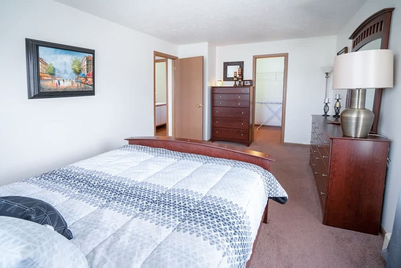 1072 E Chicago Blvd #17 - Photo 6 of 9