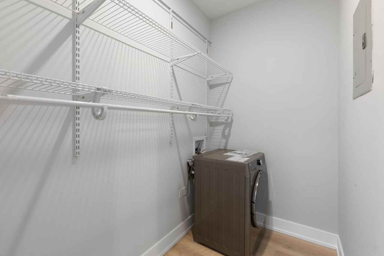 1634 W Howard St #202 - Photo 5 of 10