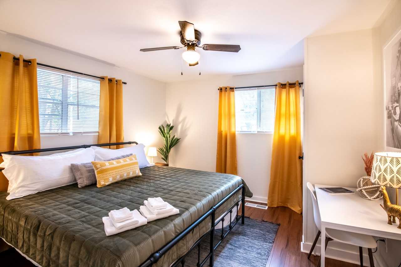 1712 12th St S #B - Photo 5 of 23