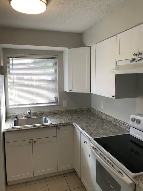 1852 Berg Rd - Photo 5 of 11