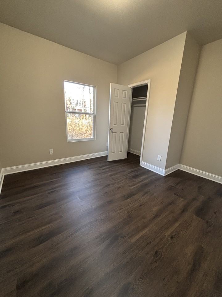 307B Lister St #NA - Photo 4 of 10