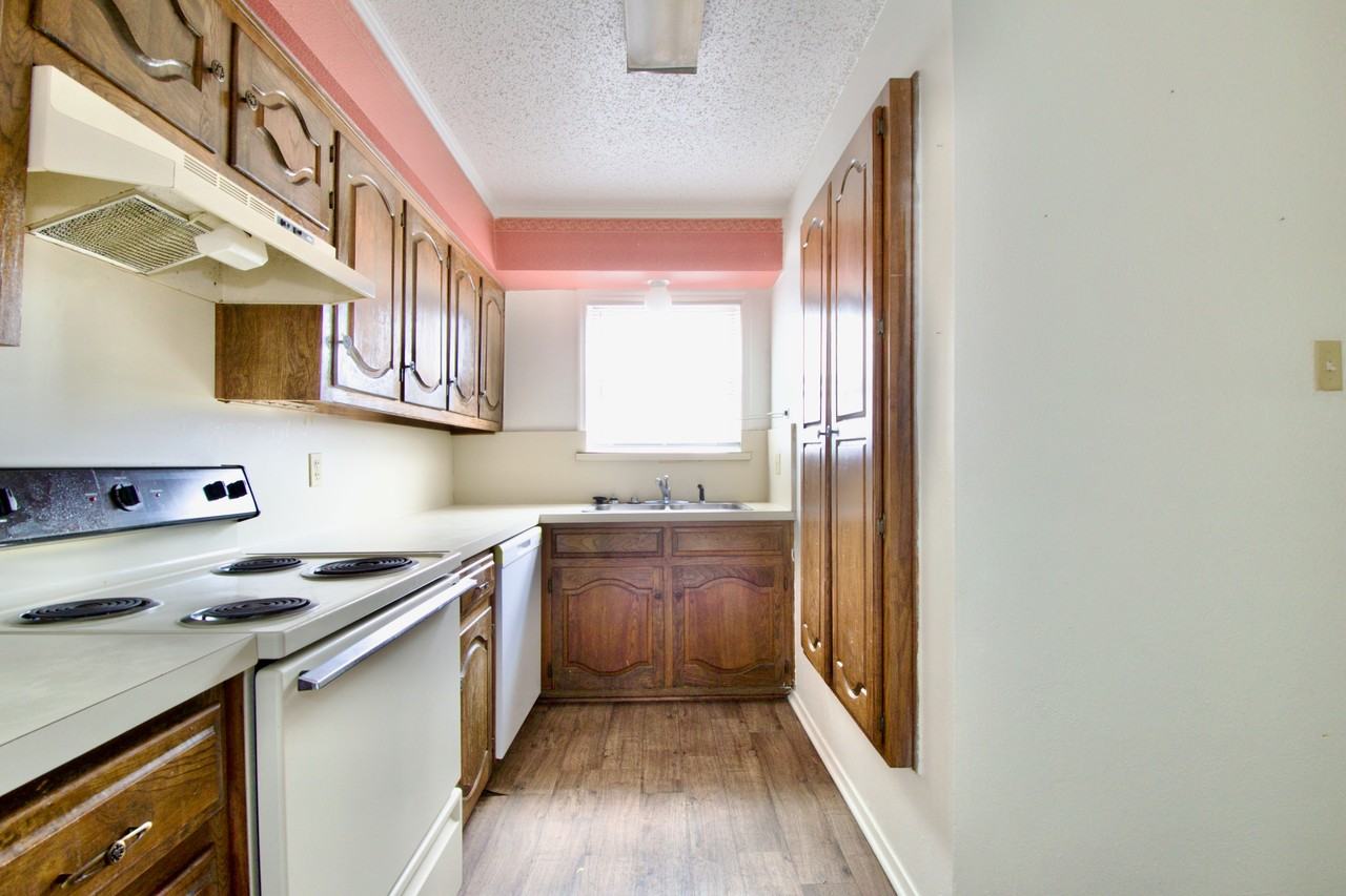 806 N 62nd St #806 - Photo 3 of 13