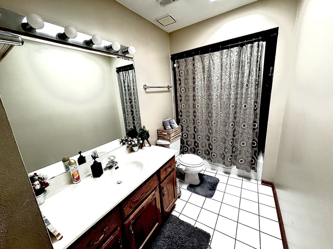 2530 N 74th Ave #3 - Photo 2 of 9