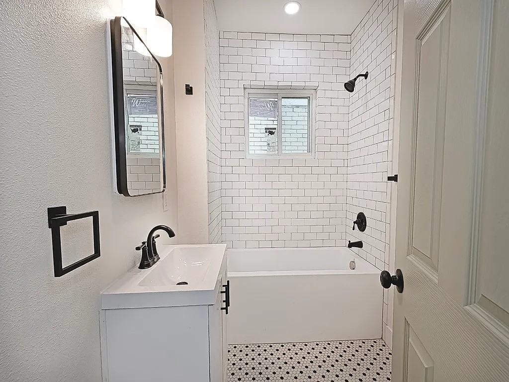 5707 Wellesley Ave #2 - Photo 7 of 23