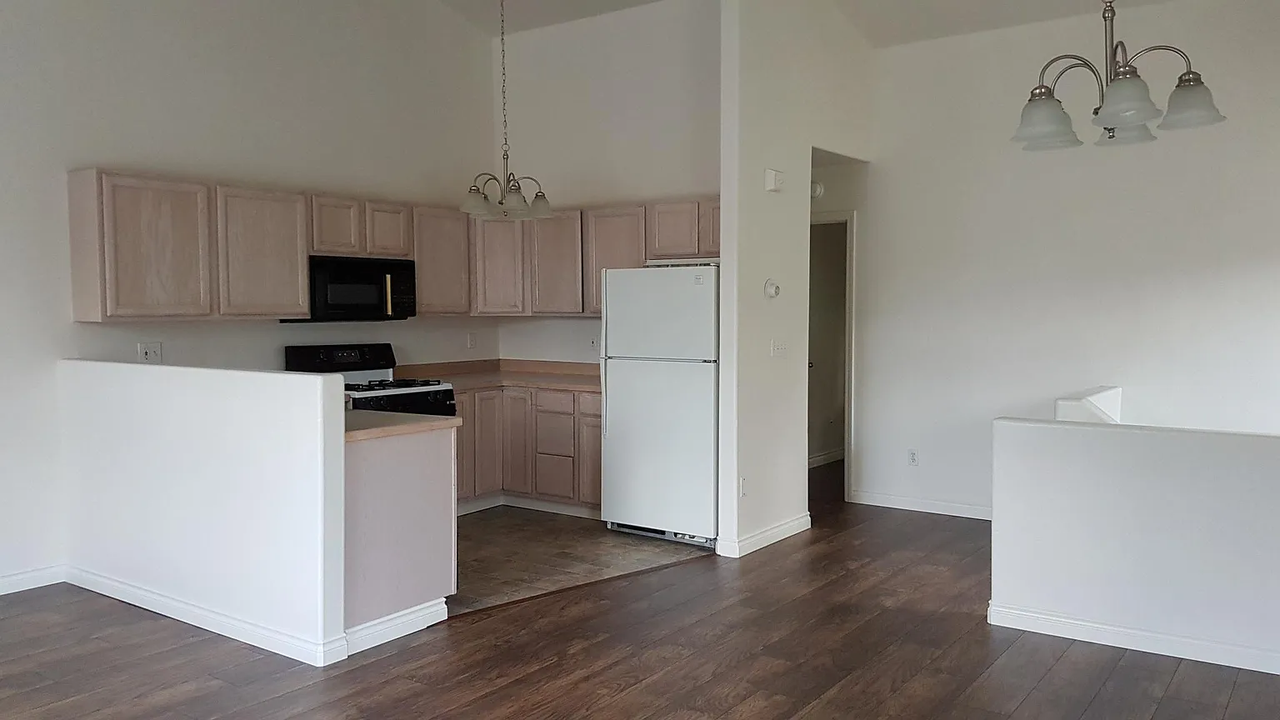 1571 Elcadore Dr #NA - Photo 4 of 21